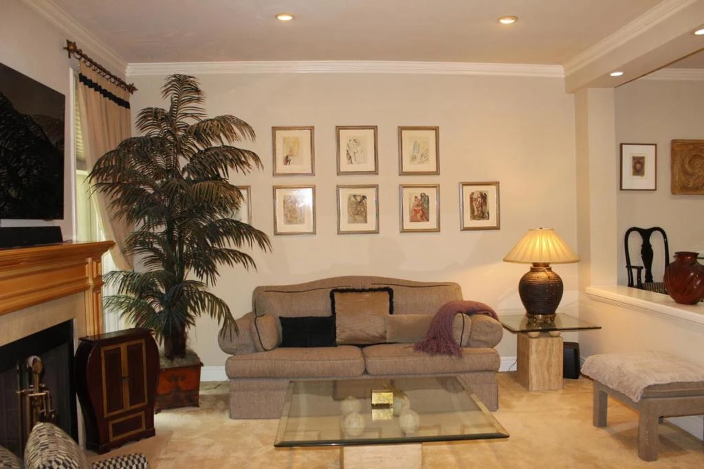 Interior 4