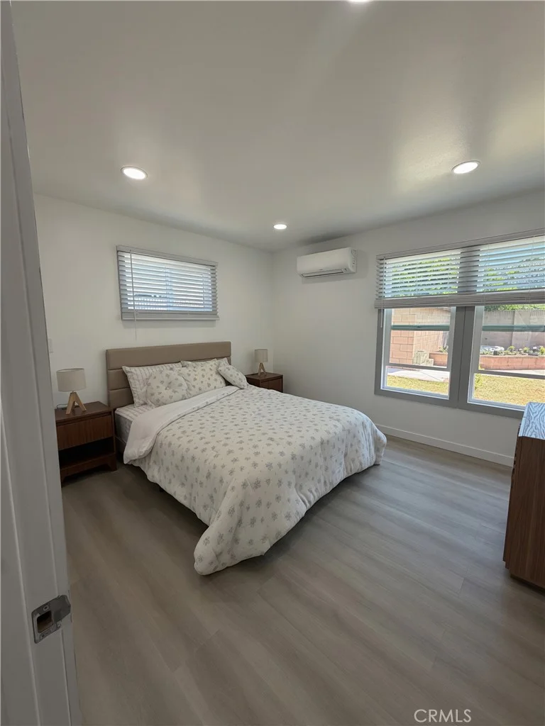 616 S Boxwood photo 2