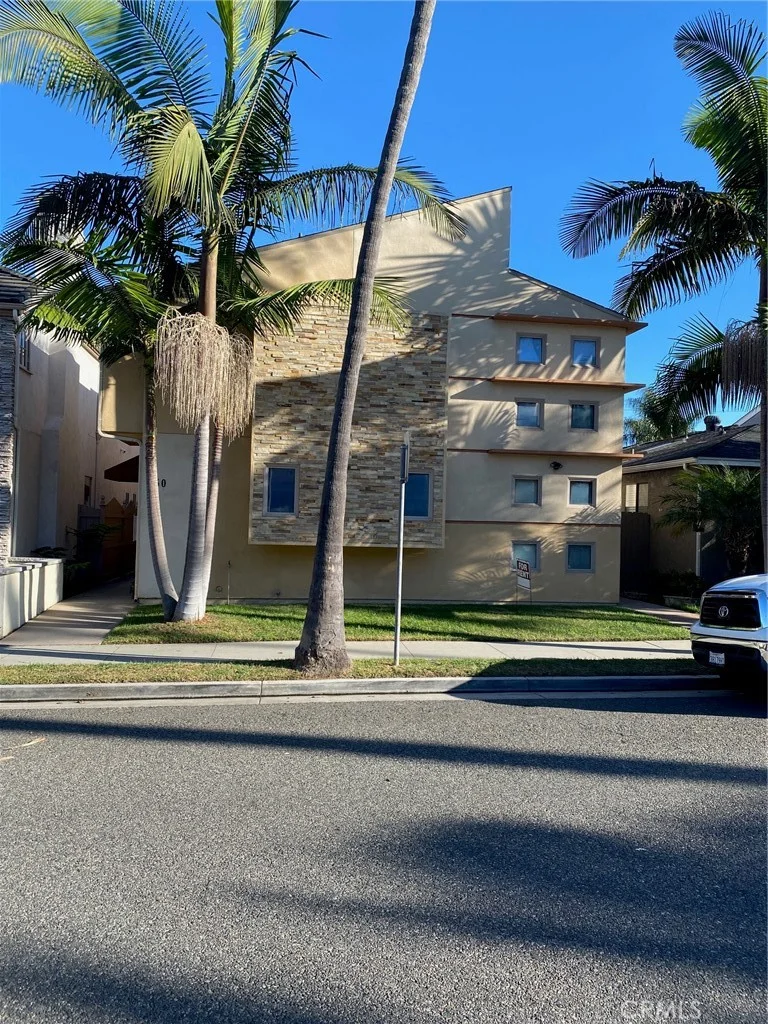 250 6th Street 4, Seal Beach, CA 90740