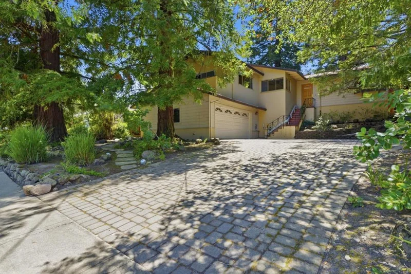 Photo 2 of 1265 Altschul Avenue