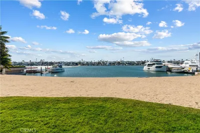 2411 Bayshore photo 2