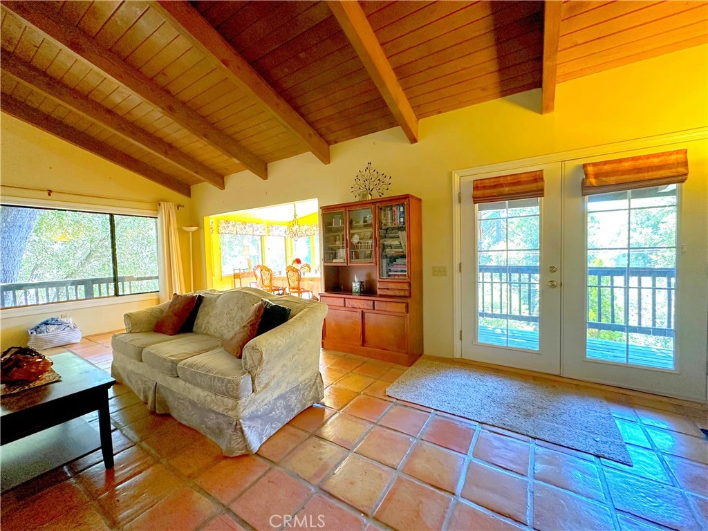 Interior 3