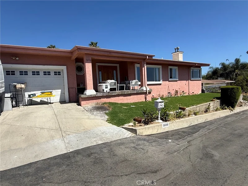 Photo 2 of 1606 Glenmont Drive