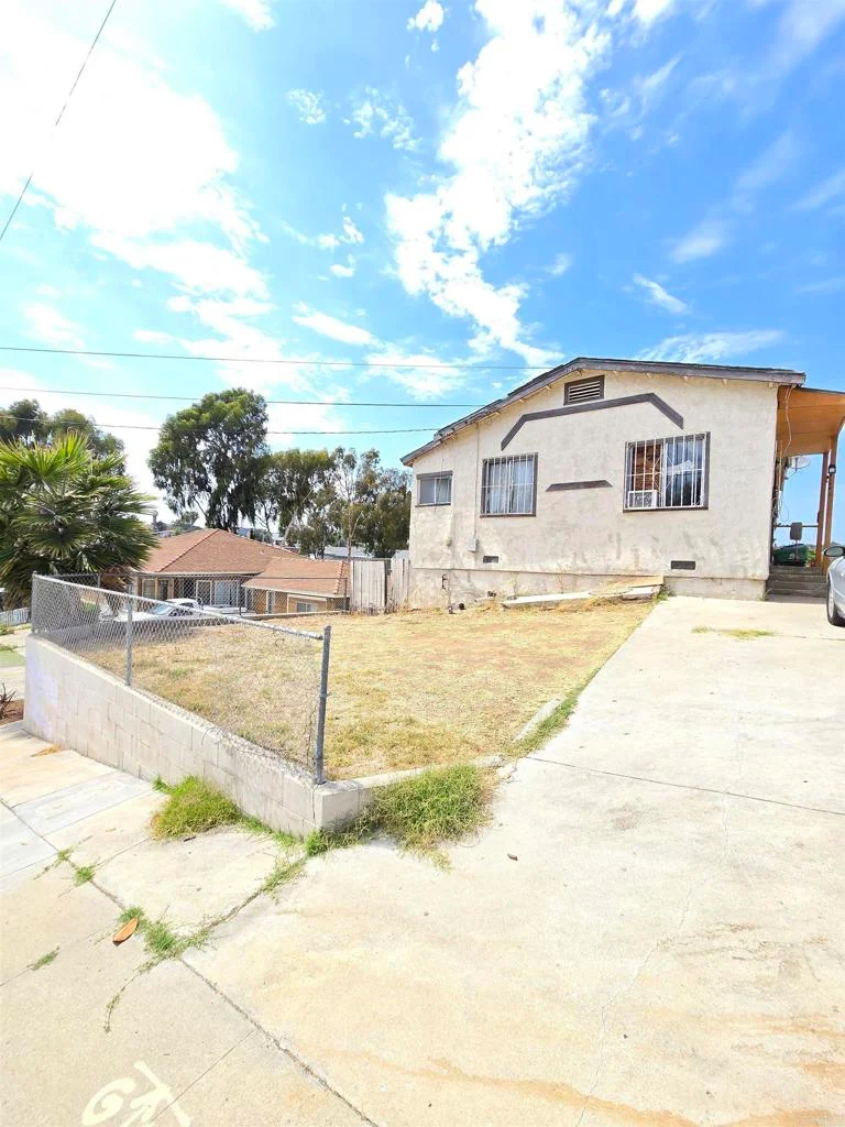 4166 Newton Avenue photo 2