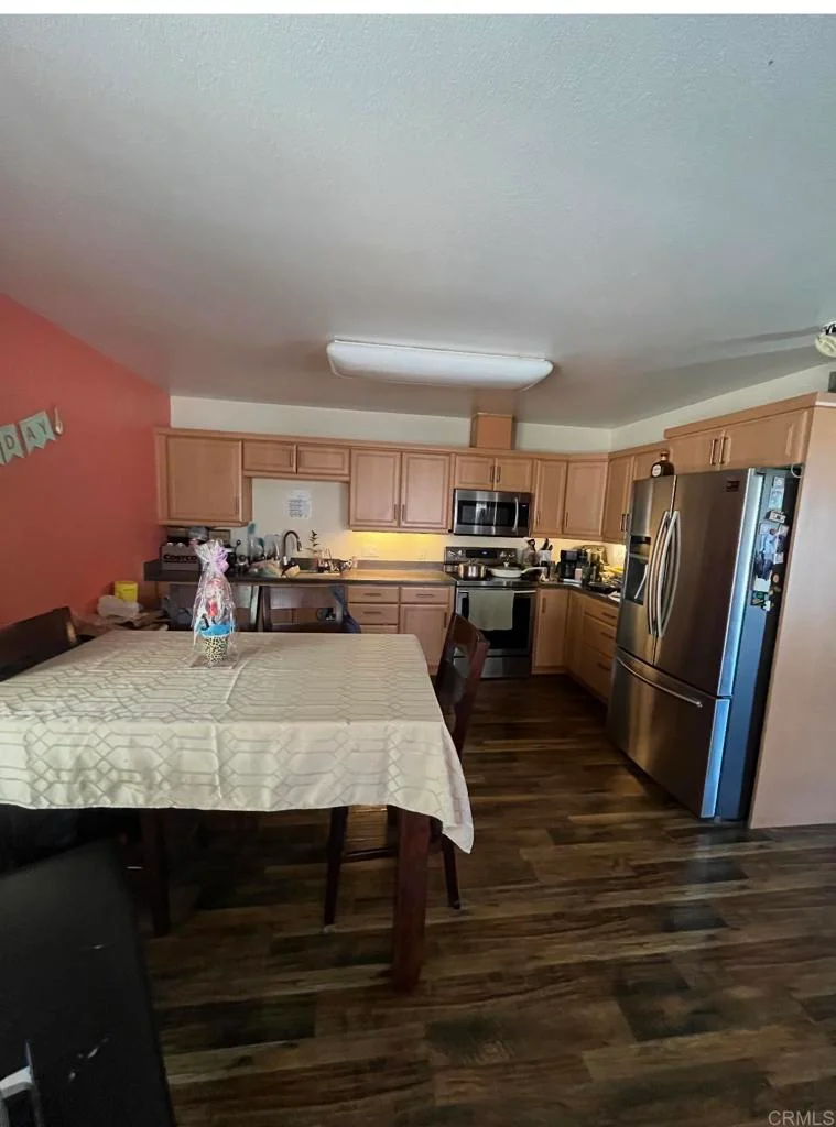 285 Parkbrook Place photo 2
