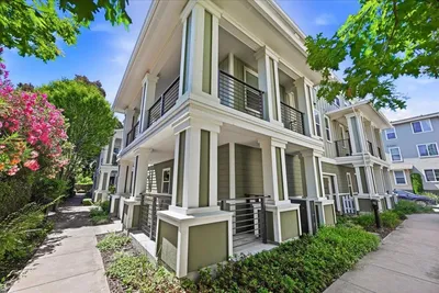 4451 Westerly photo 2