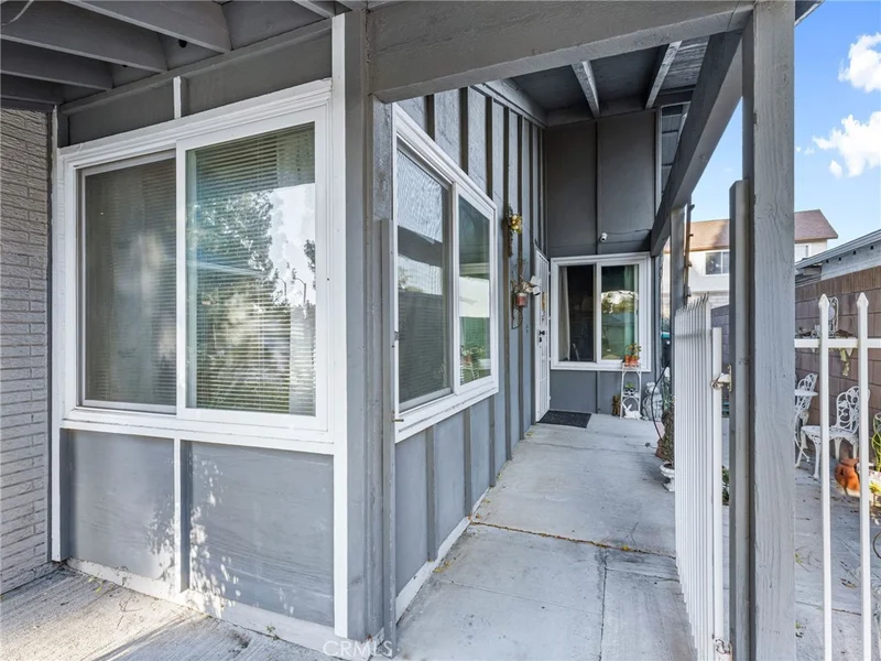 2216 Sequoia photo 2