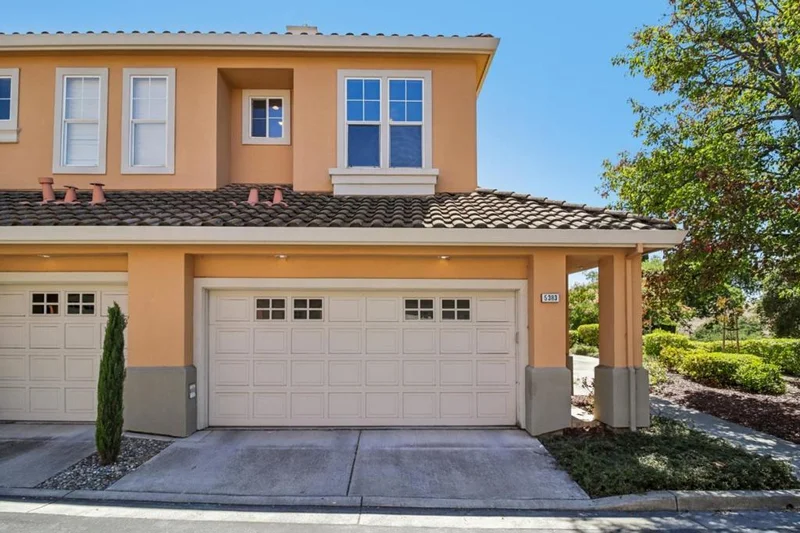 5383 Silver Trail Court photo 2