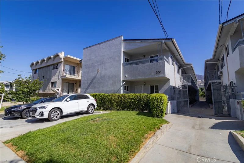 331 Cameron 7
