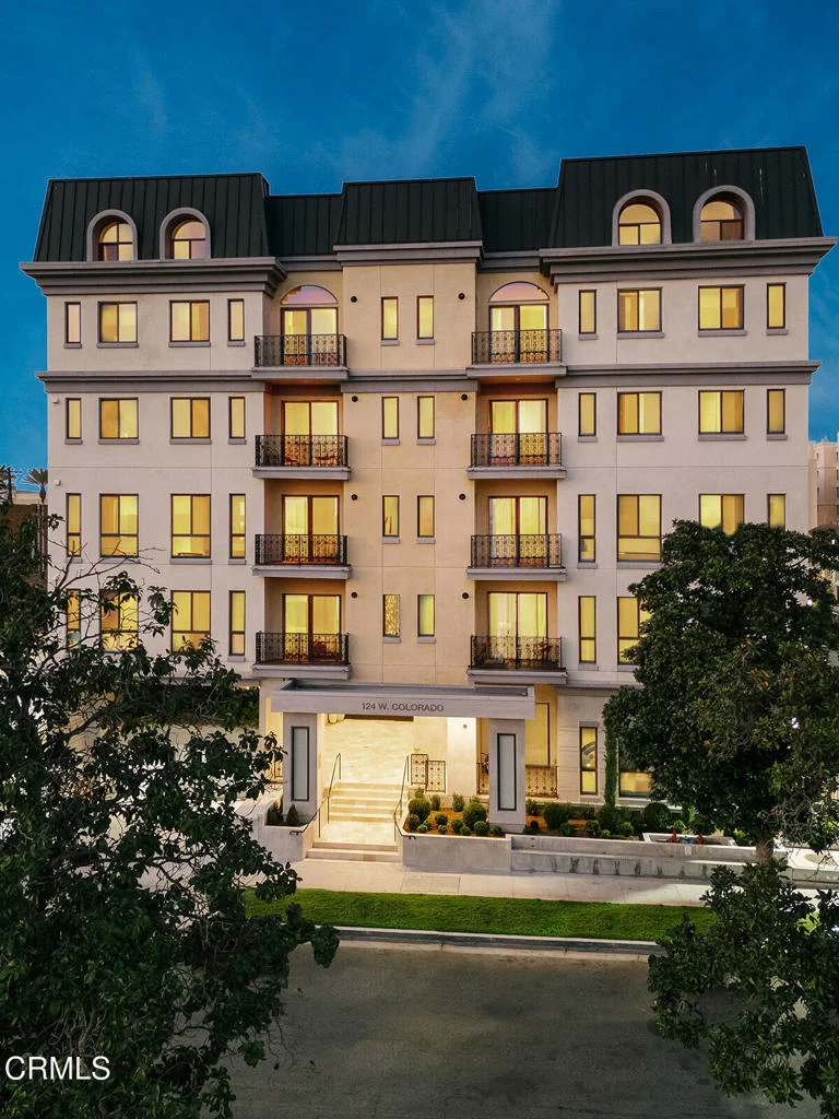 124 W Colorado Street 401