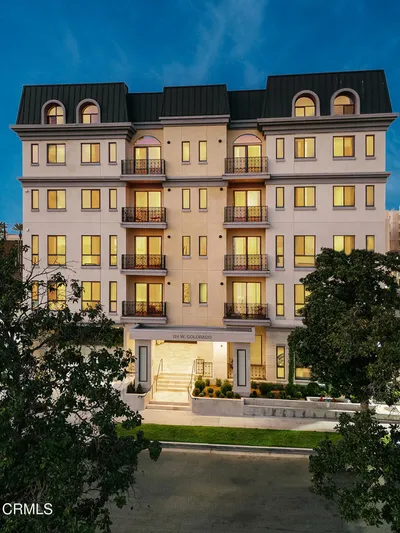 124 W Colorado Street 401