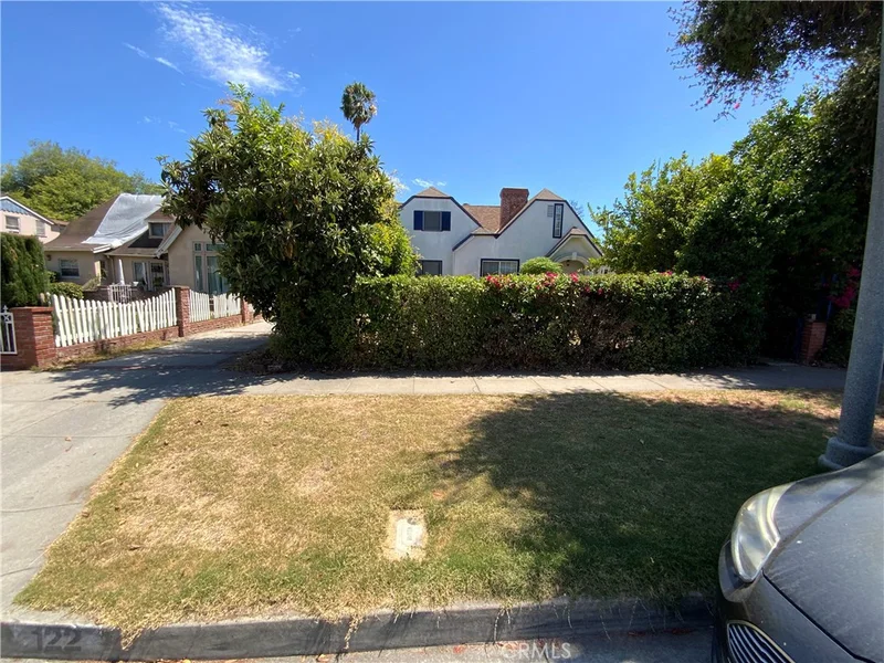 122 E Linda Vista Avenue