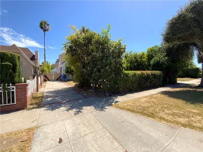 122 E Linda Vista Avenue photo 2