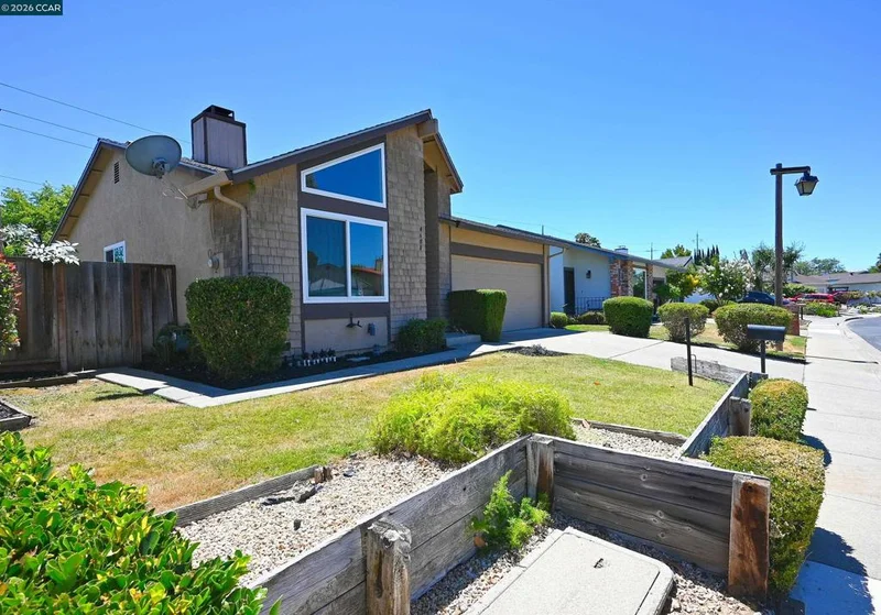 4608 Deercreek Ln photo 2