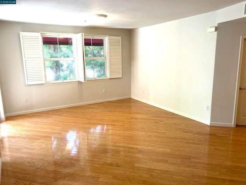 1310 Saddle Rack St 352