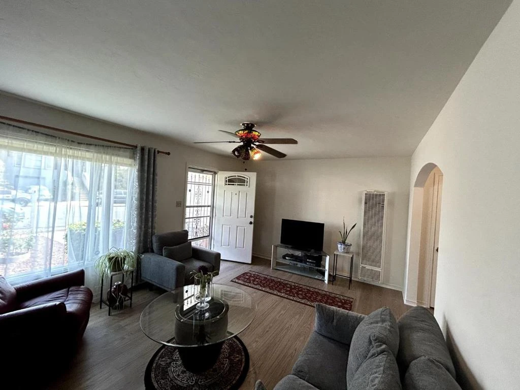 Interior 4