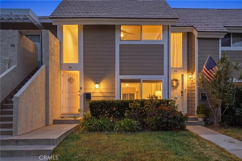 54 Oval Road