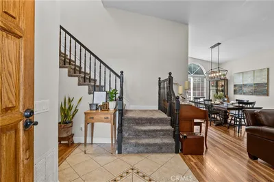 24510 Apple St. photo 2