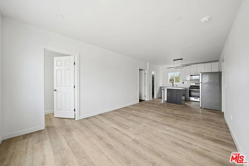 3020 W 12th Street 3026 photo 2