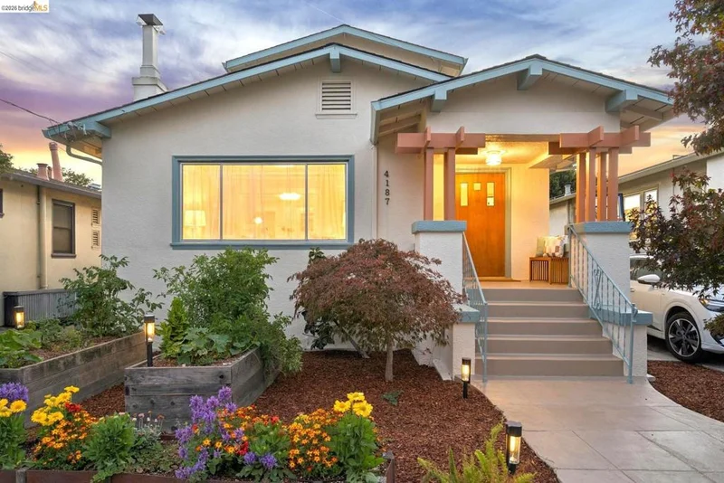 4187 Emerald Street, Oakland, CA 94609-2638