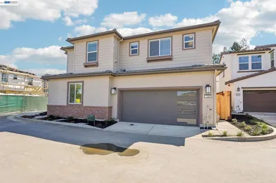 798 Abigail Place photo 2