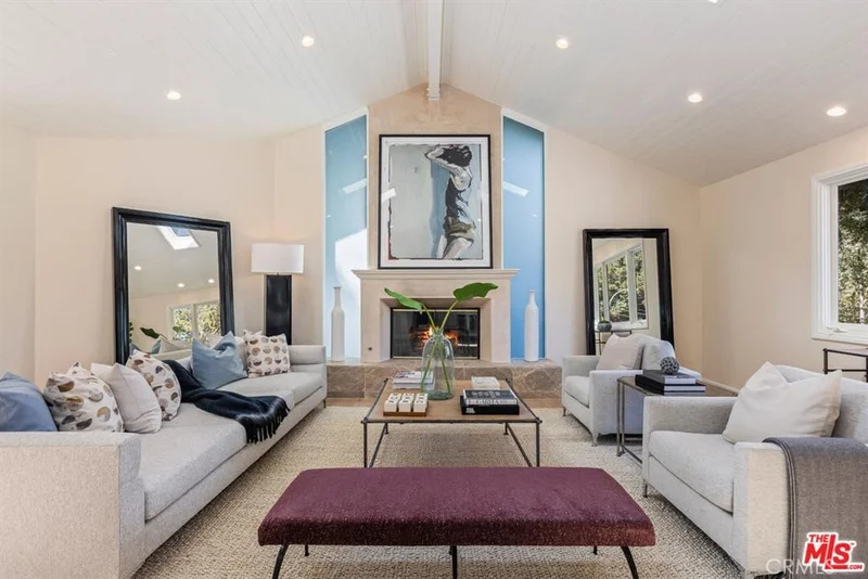 3217 Longridge, Sherman Oaks, CA 91423