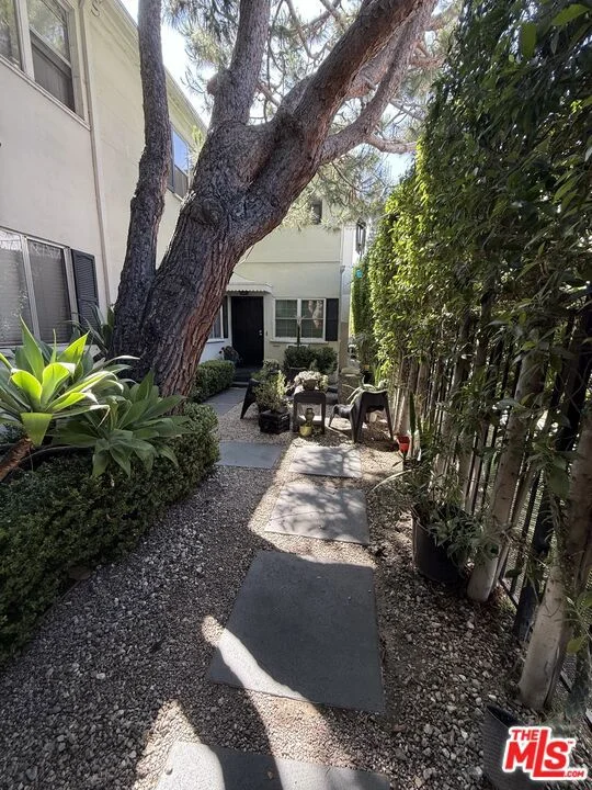 4084 Creed Avenue 4084 1/2 photo 2