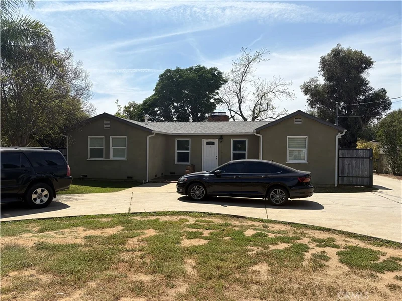 12917 Gladstone photo 2