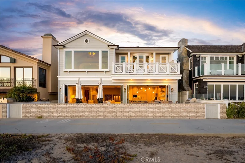 1215 E Balboa