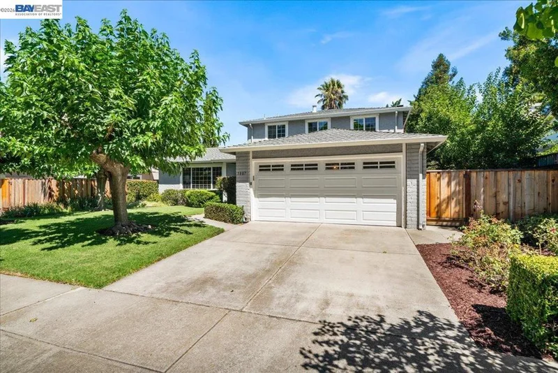 5887 Black Ave photo 2