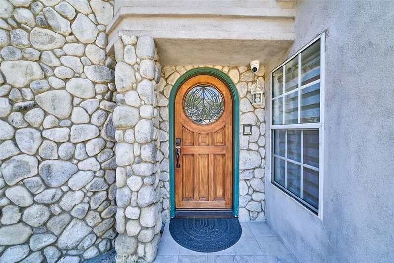 1089 Village Drive photo 2