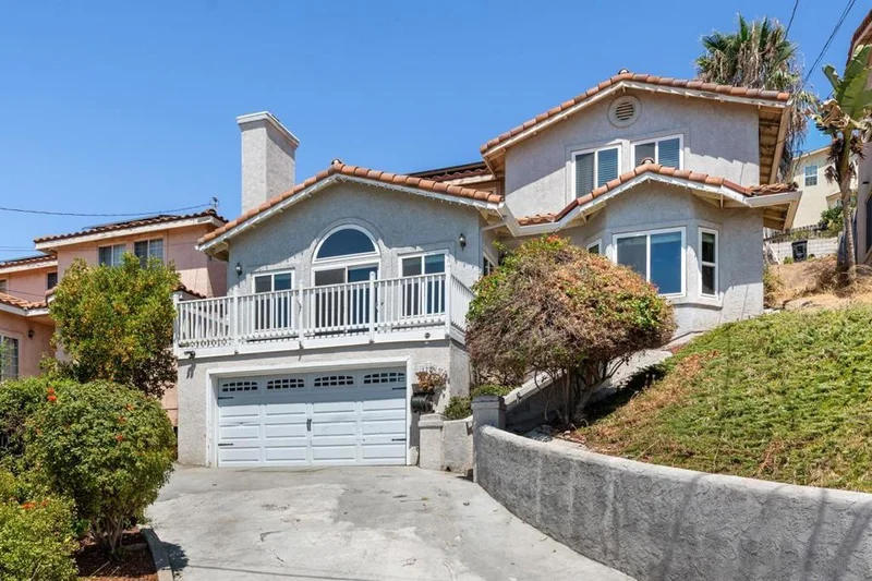 Photo 2 of 1229 La Mesa