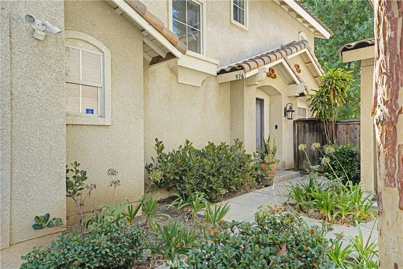 Photo 2 of 976 Baycrest Lane