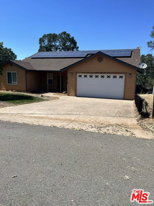 Photo 2 of 22168 Roe Way