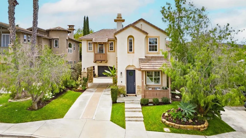 1159 Calistoga Way photo 2