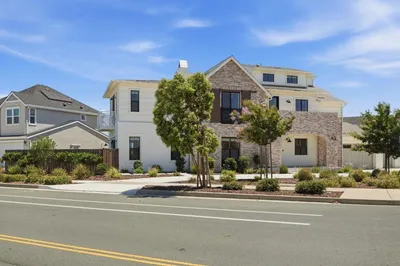 3233 Delta Coves Drive photo 2