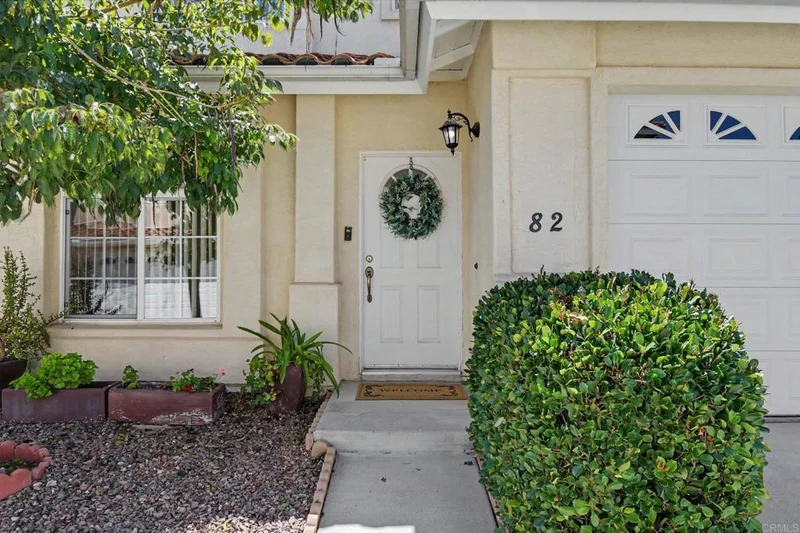 82 Country Club Circle photo 2