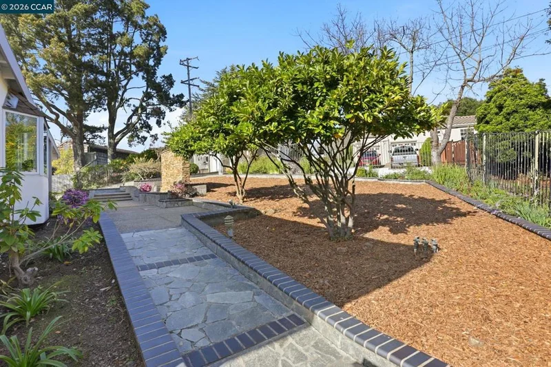 Photo 2 of 128 Diablo View Dr