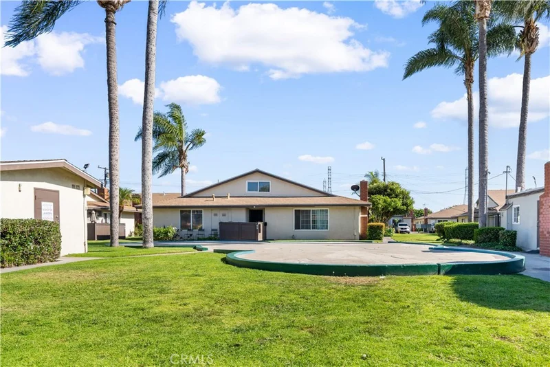 9166 Cerritos 48 photo 2