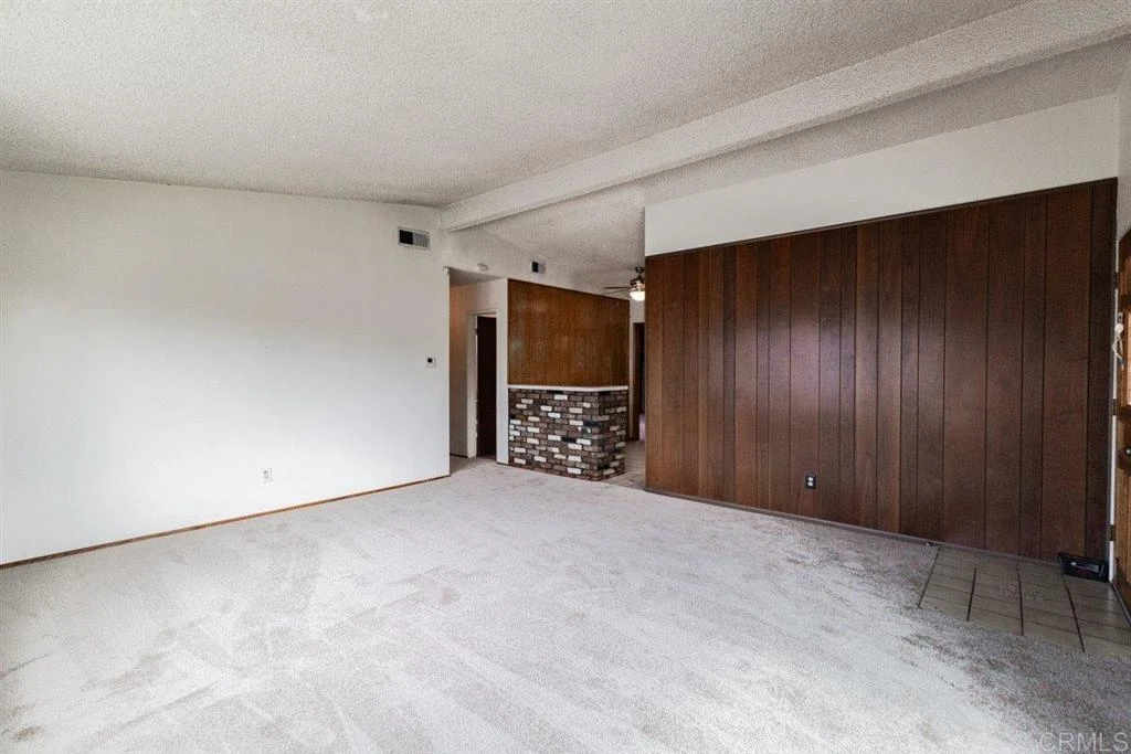 Interior 4