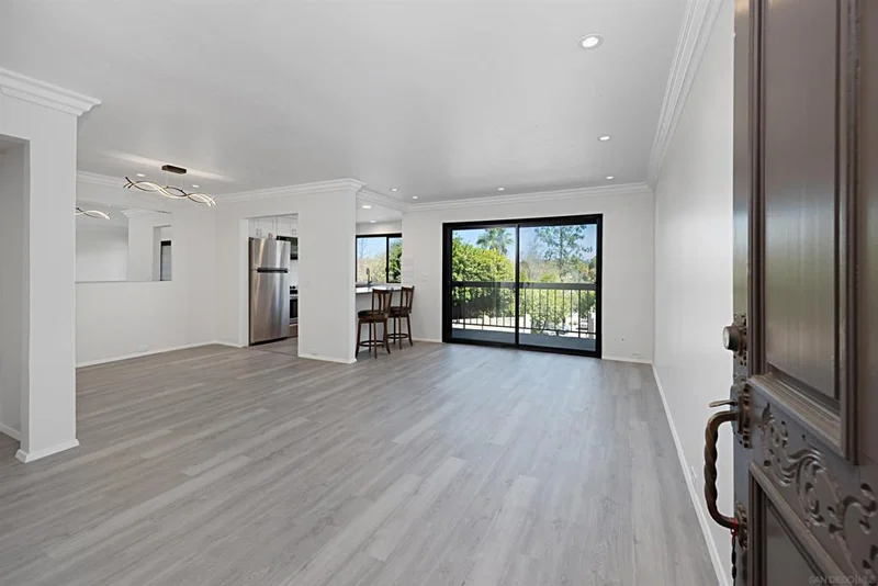 5125 FONTAINE STREET 105