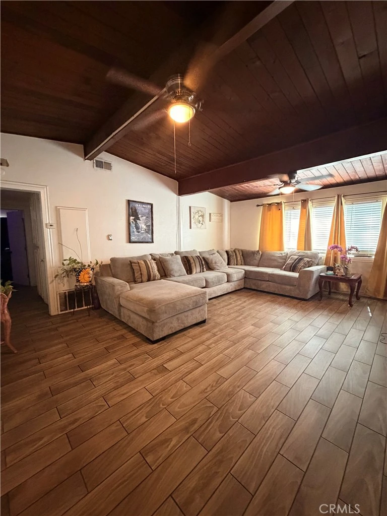 Interior 4