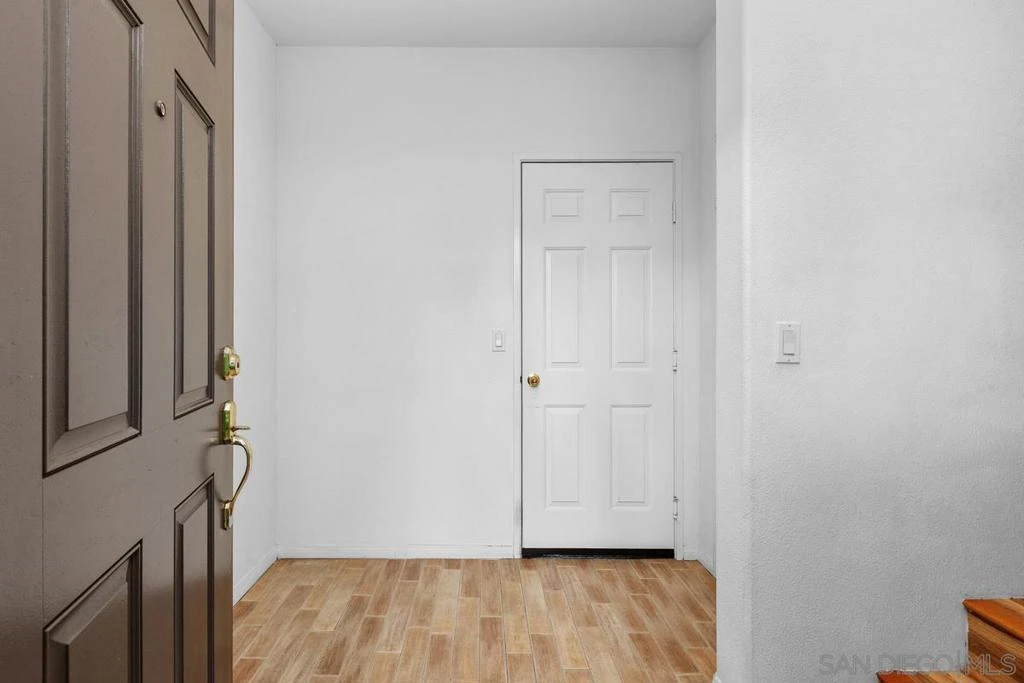 Interior 3