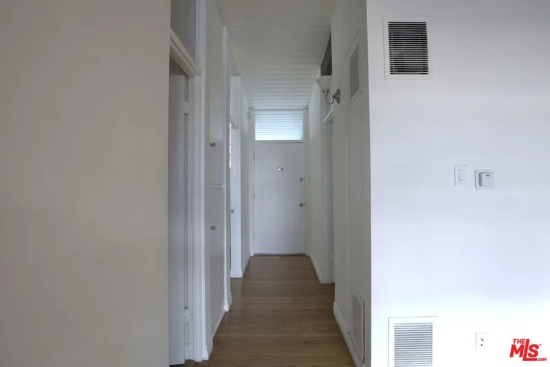 11133 ROSE Avenue 12 photo 2