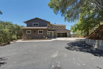 214 Belair Drive photo 2
