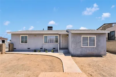 601 Lillian Drive photo 2