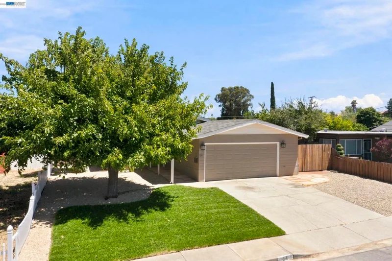 54 LAKEVIEW DRIVE