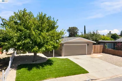 54 LAKEVIEW DRIVE
