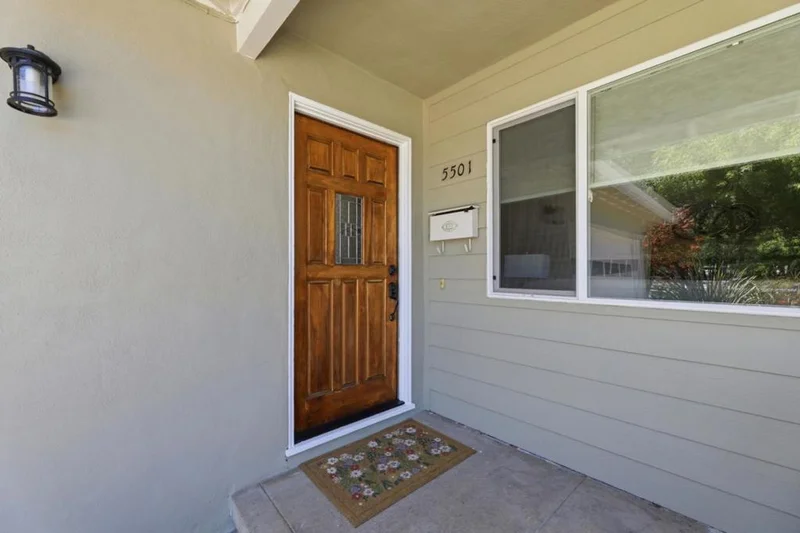 5501 Camden Avenue photo 2