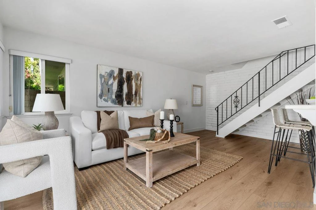 Interior 4